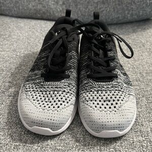 APL Women’s Techloom Pro Size US 10 - excellent condition